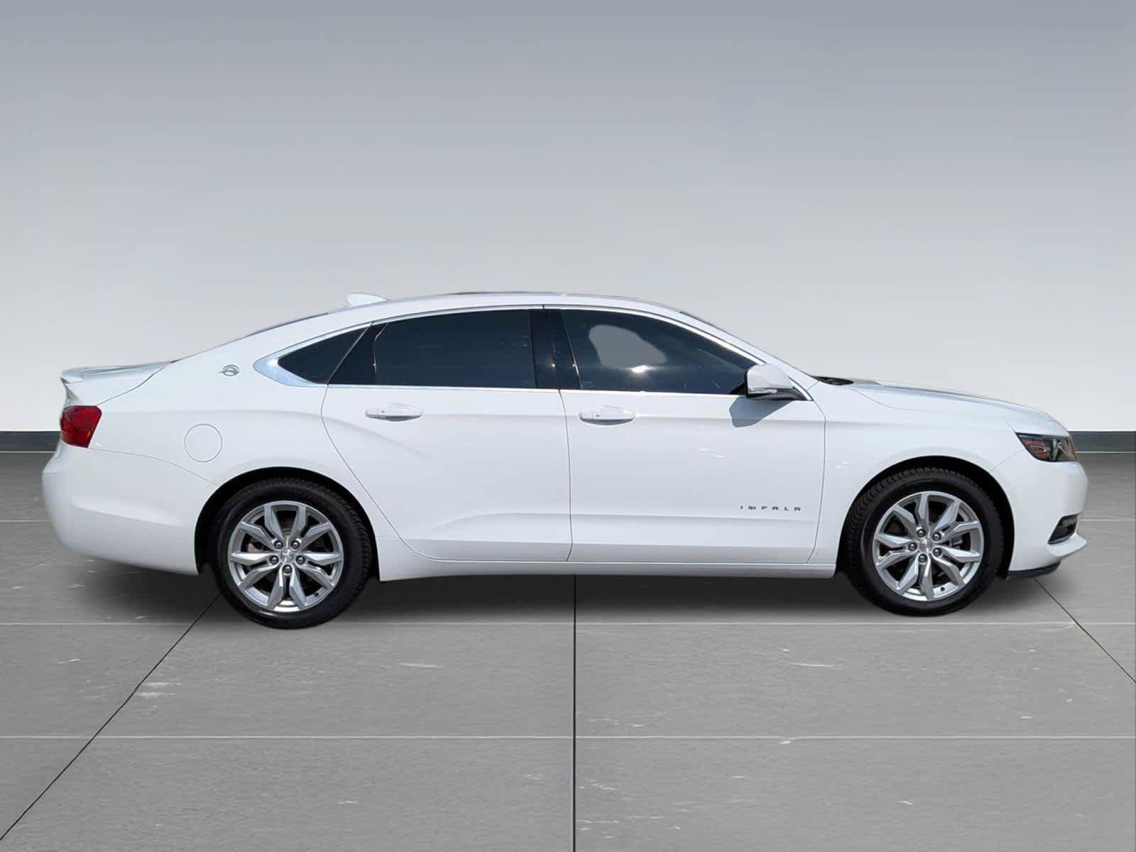 Used 2018 Chevrolet Impala LT w/ Sunroof and Spoiler Package FWD image 6