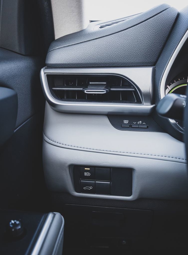 Used 2021 Toyota Highlander XLE image 10