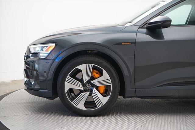 Certified 2023 Audi e-tron Premium Plus w/ Premium Plus Package AWD/4WD image 2