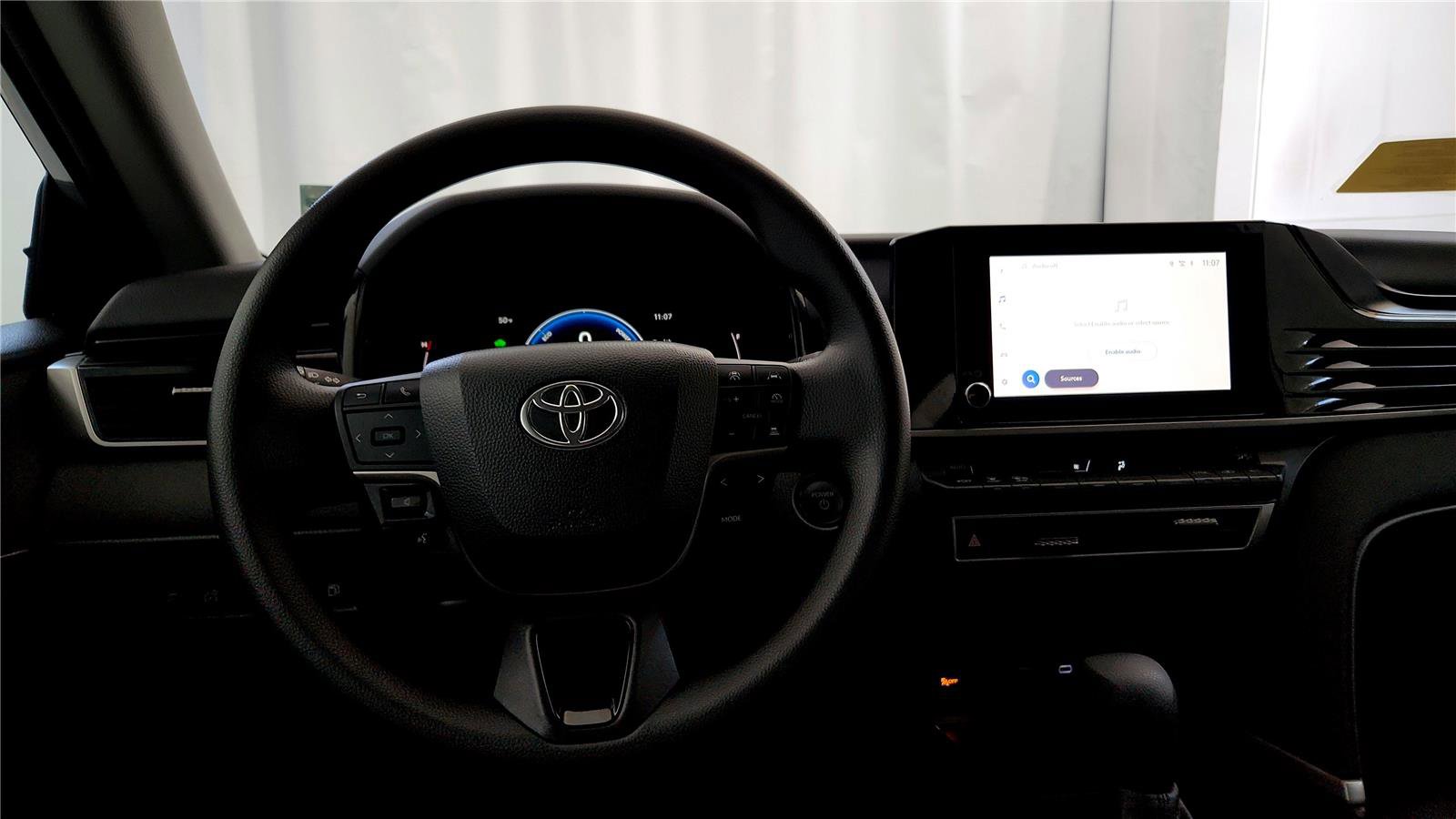 Used 2025 Toyota Camry LE image 27