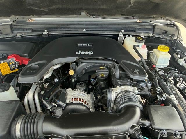 Used 2021 Jeep Gladiator Rubicon AWD/4WD image 19