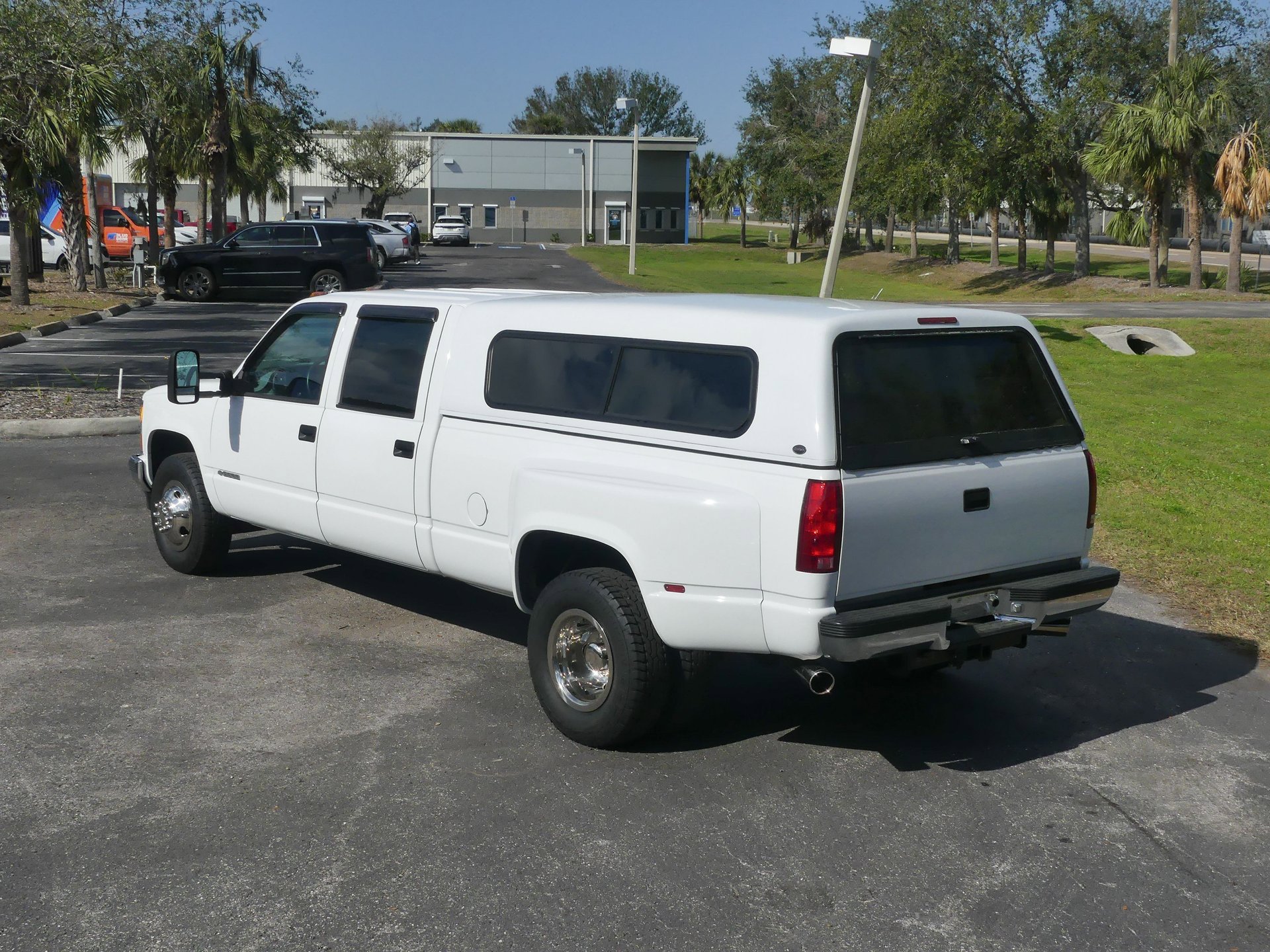Used 2000 Chevrolet Silverado 3500 2WD Crew Cab image 16