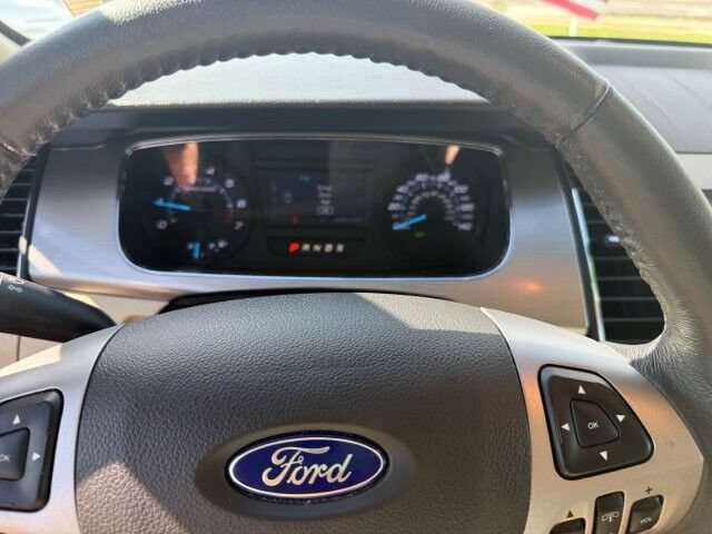Used 2017 Ford Taurus SEL FWD image 15