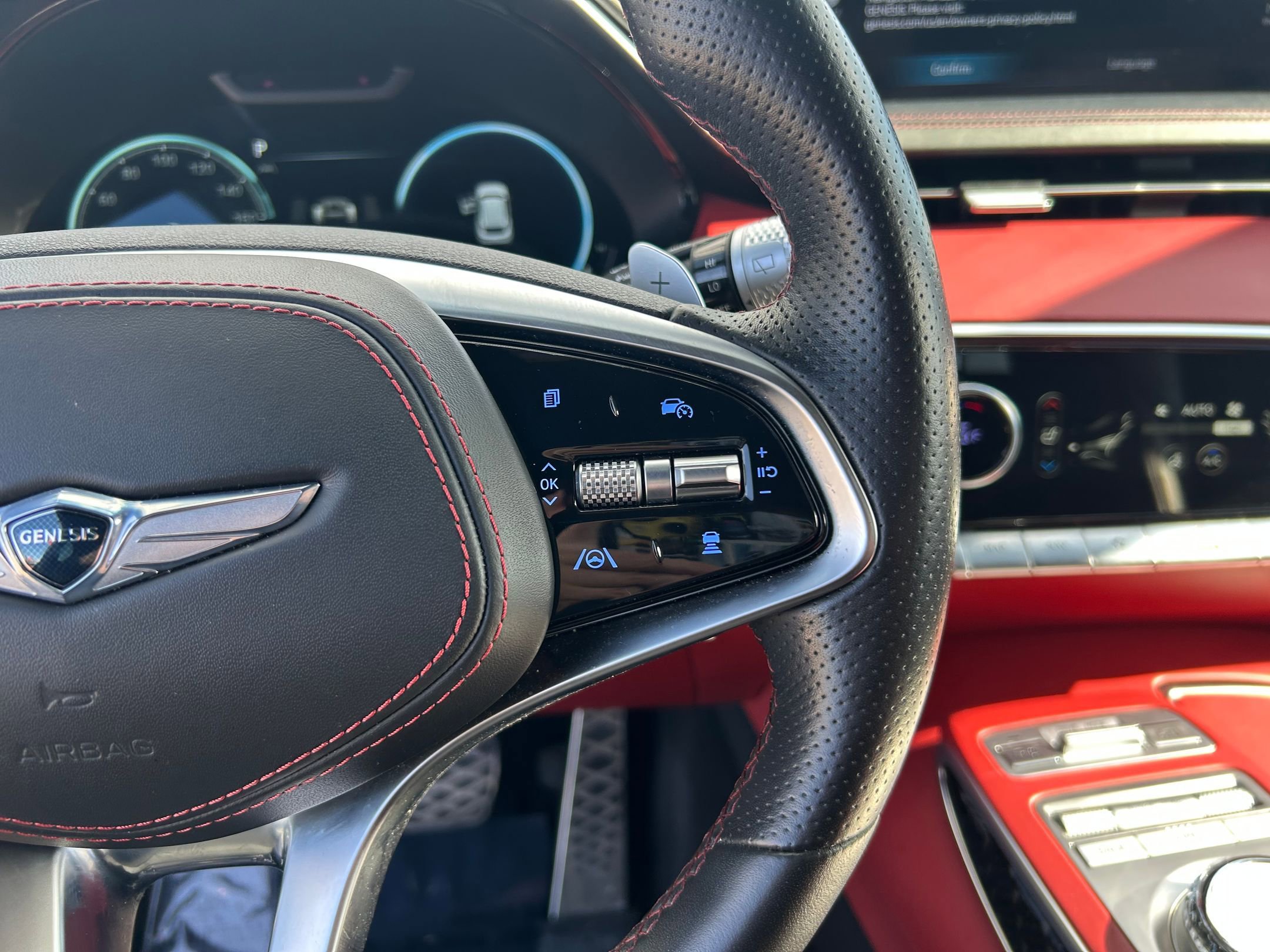 Used 2022 Genesis GV70 3.5T Sport w/ Sport Prestige Package AWD/4WD image 14