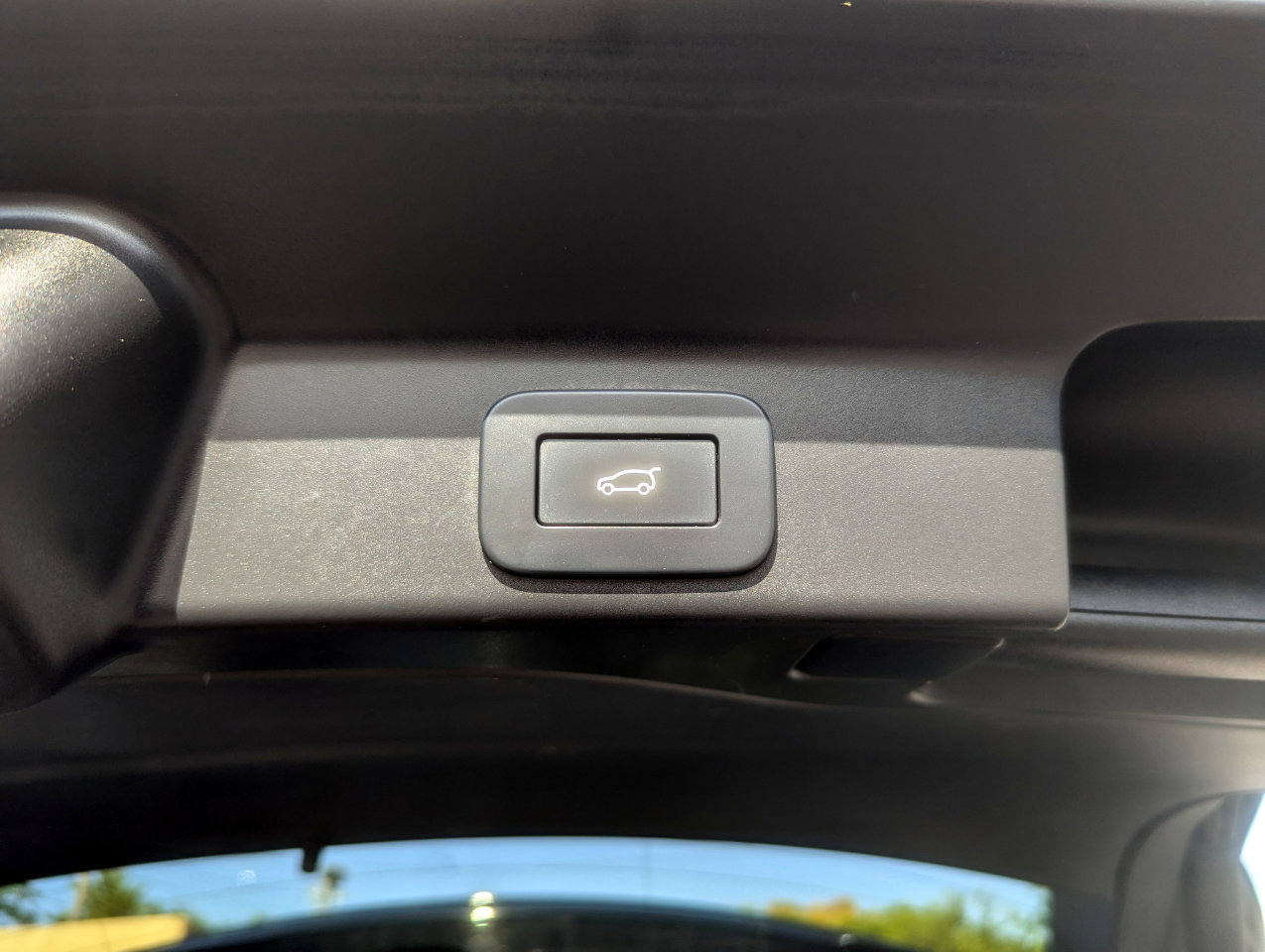 Used 2023 Jaguar F-PACE S image 44