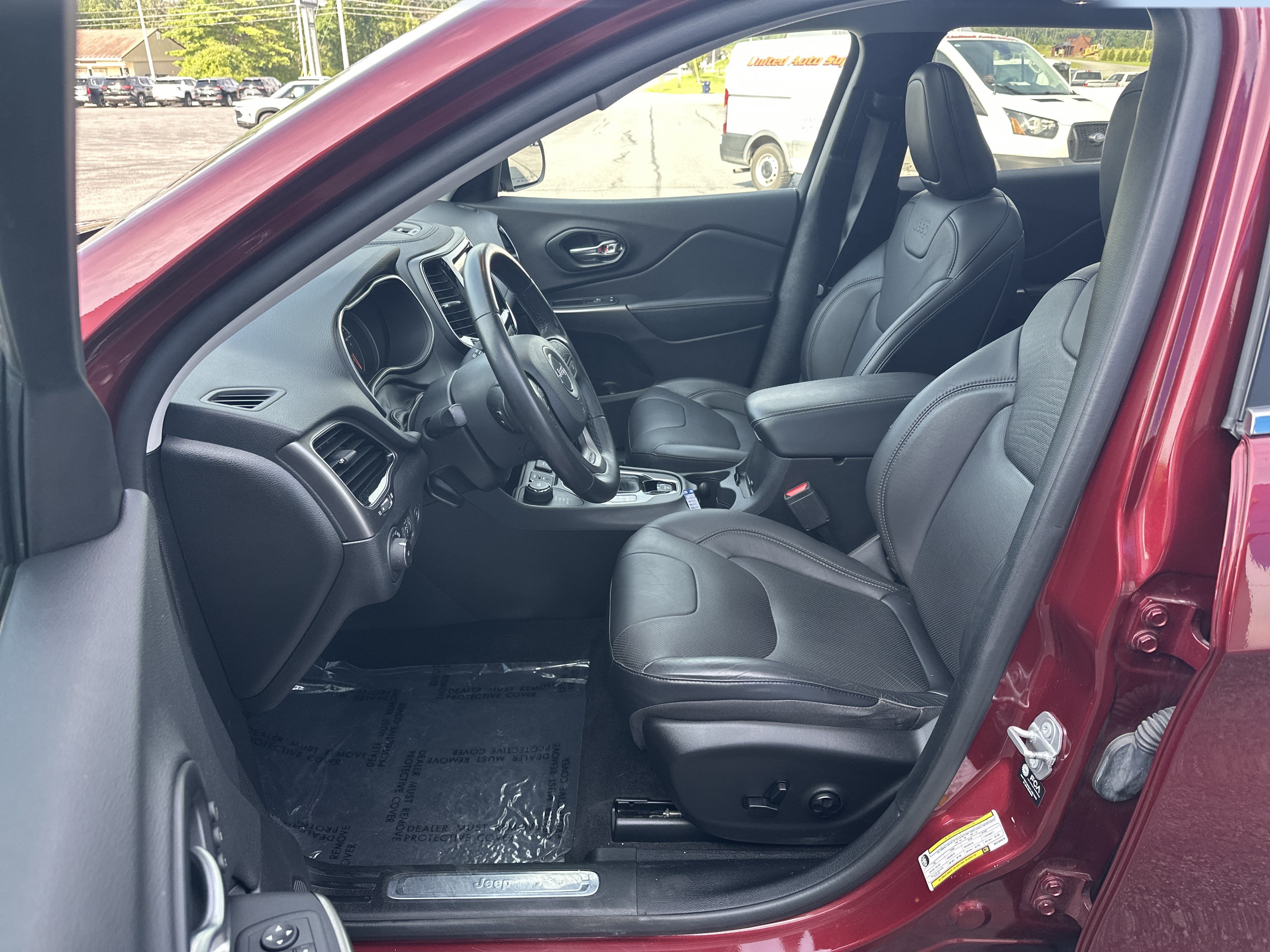 Used 2021 Jeep Cherokee Limited AWD/4WD image 9