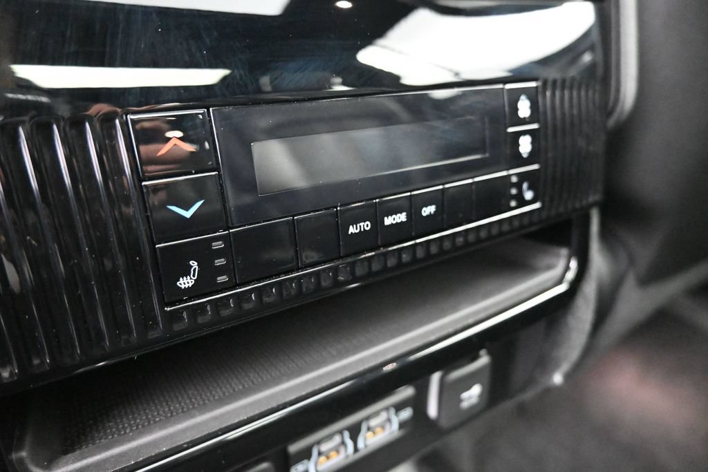 New 2026 Jeep Grand Wagoneer L Limited AWD/4WD image 28