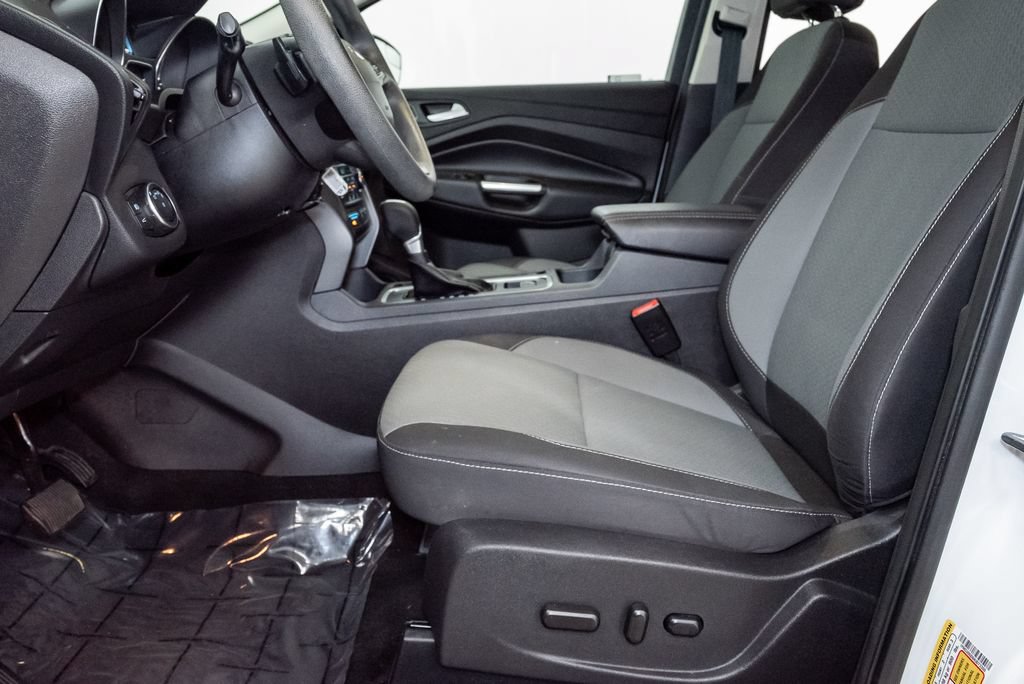 Used 2017 Ford Escape SE FWD image 13
