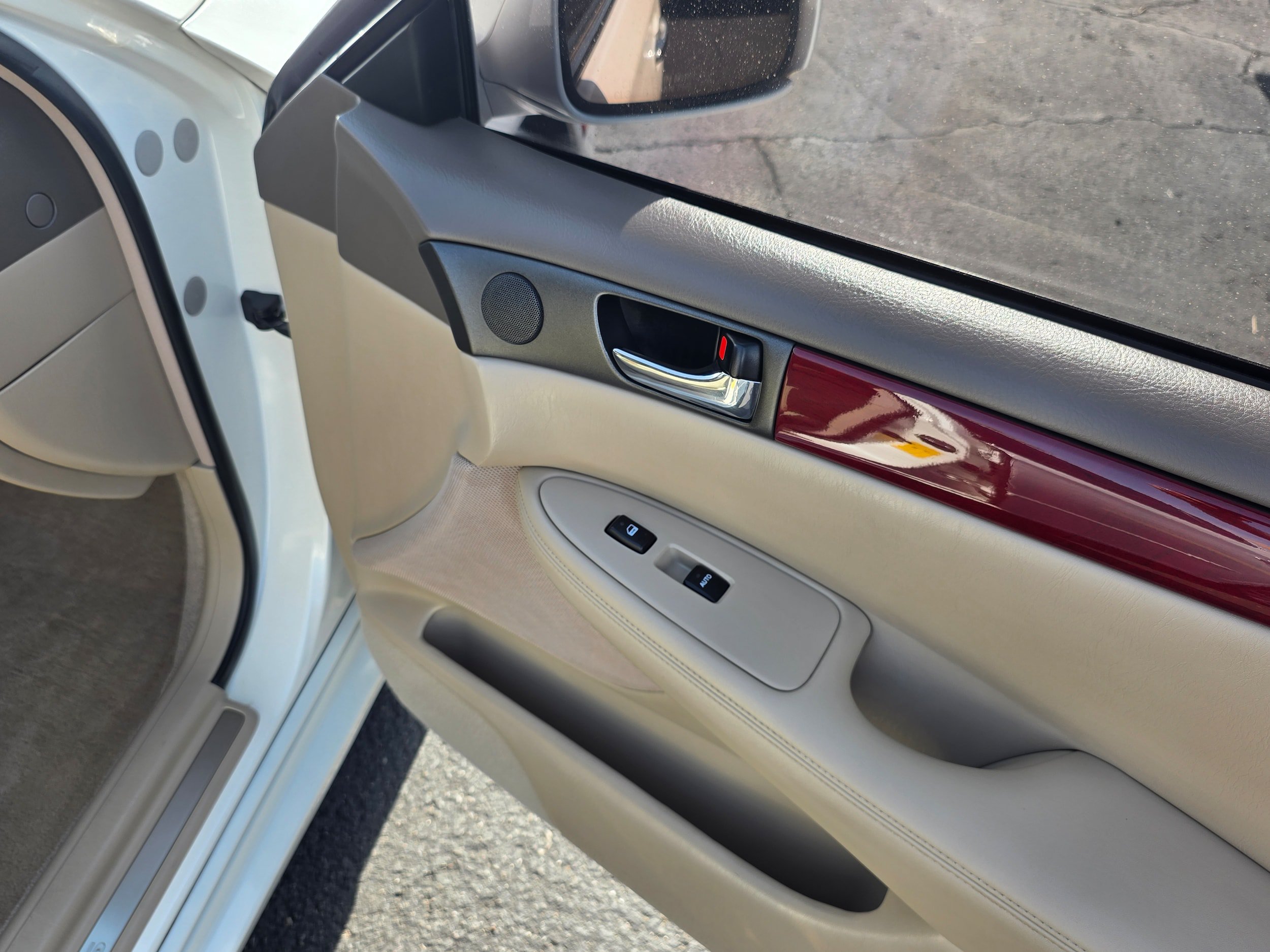 Used 2004 Lexus ES 330 FWD image 23