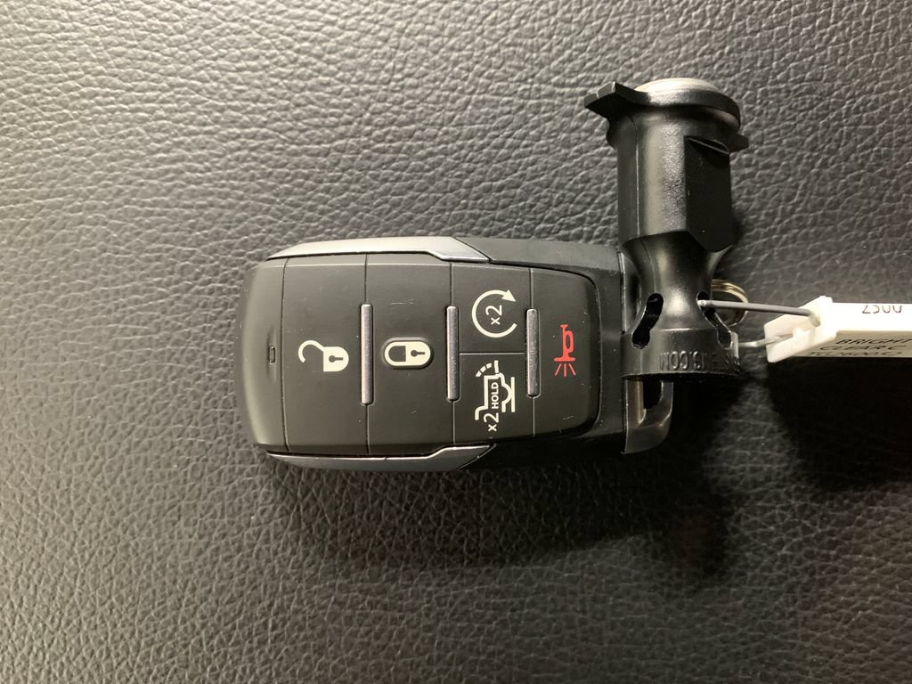 Used 2026 RAM 2500 Laramie AWD/4WD image 16