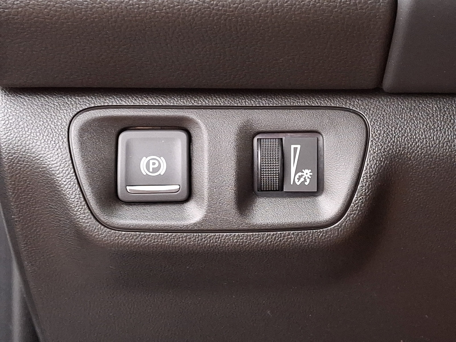 Used 2023 GMC Acadia AT4 AWD/4WD image 28