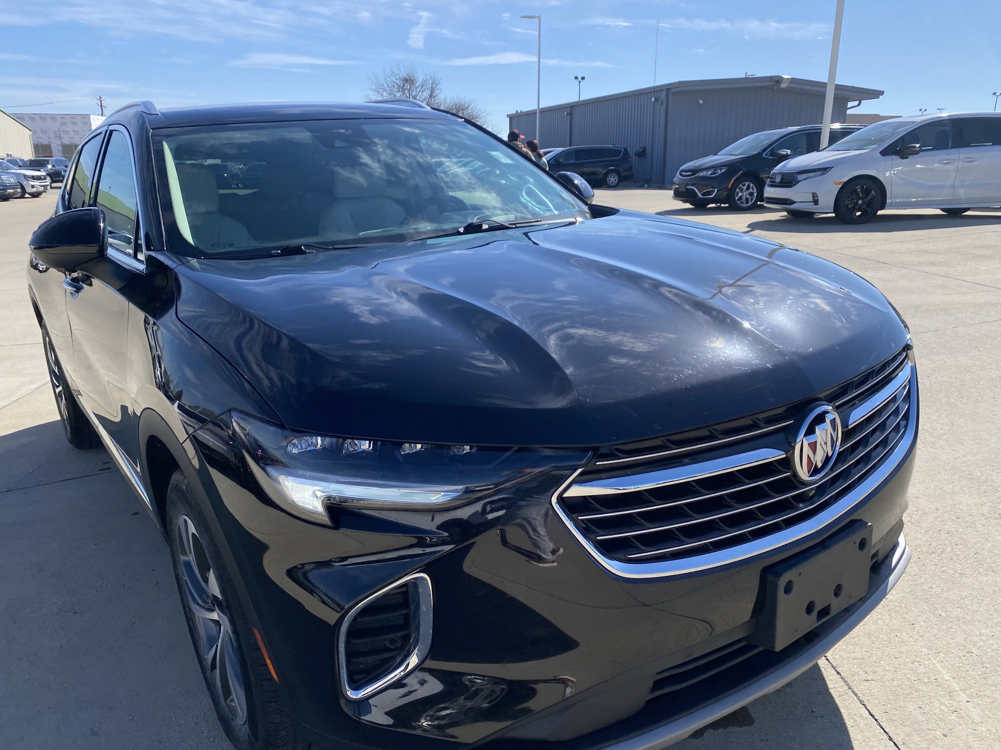 Used 2022 Buick Envision Essence w/ Technology Package I image 3