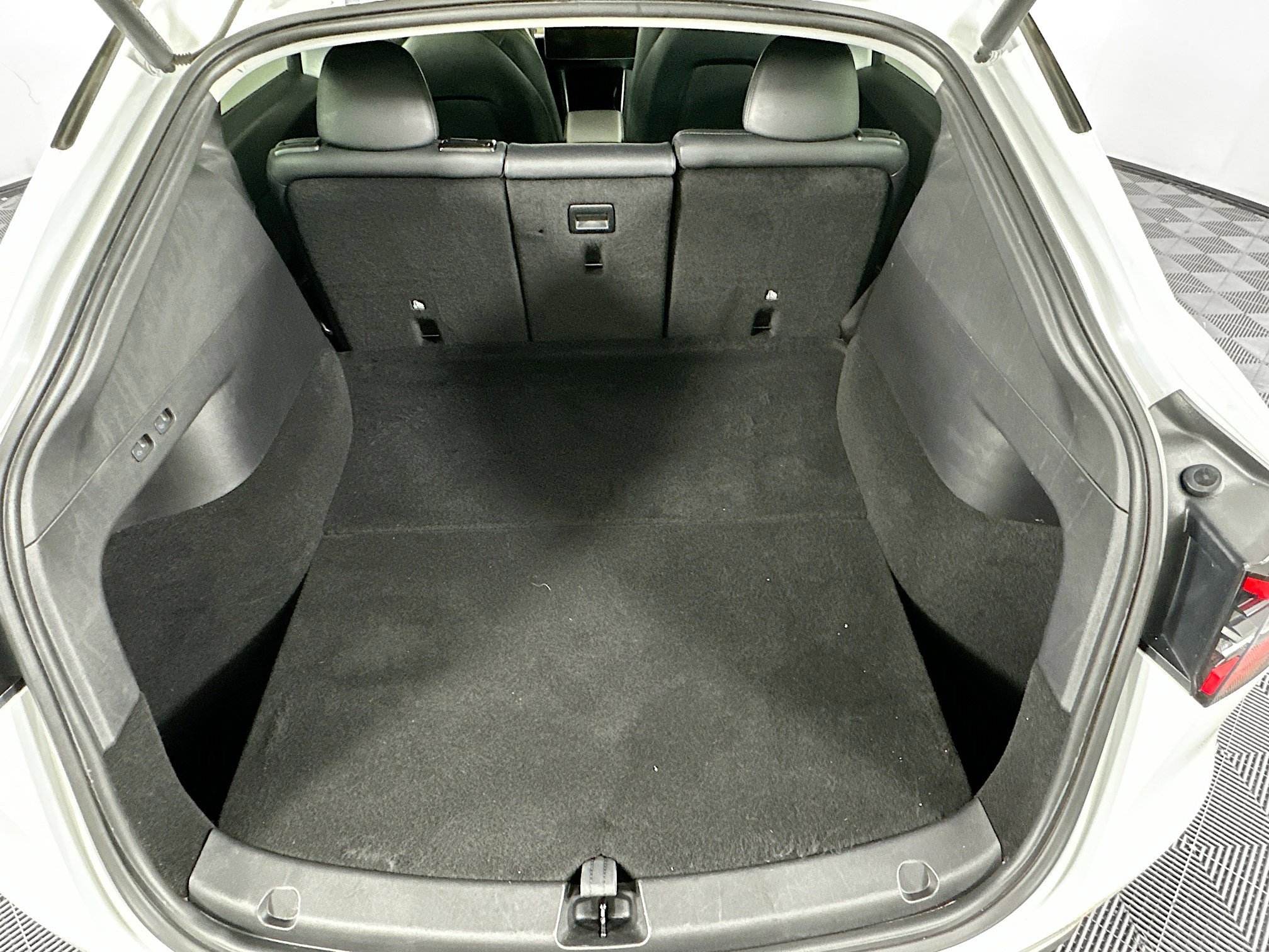 Used 2021 Tesla Model Y 2WD image 27