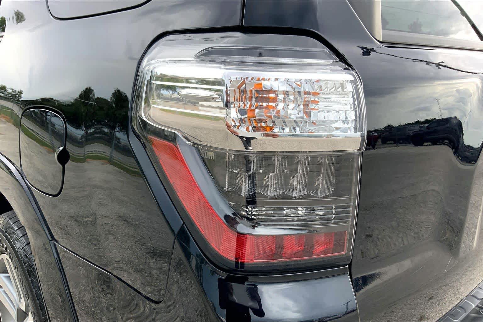 Used 2022 Toyota 4Runner TRD Sport AWD/4WD image 28
