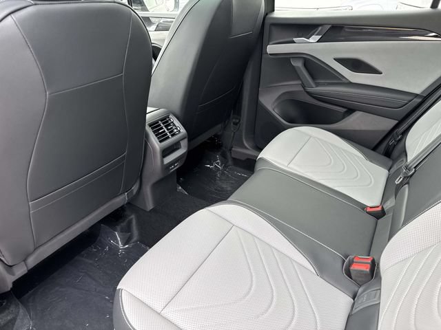 New 2026 Volkswagen Tiguan SE R-Line FWD image 10