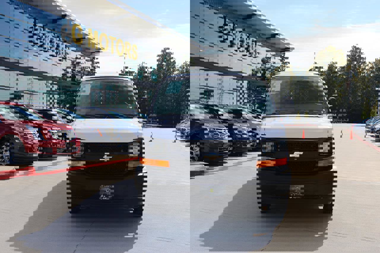 Used 2017 Chevrolet Express 2500 image 30