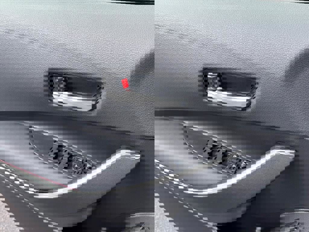 Certified 2025 Toyota Corolla SE w/ SE Premium Package AWD/4WD image 20