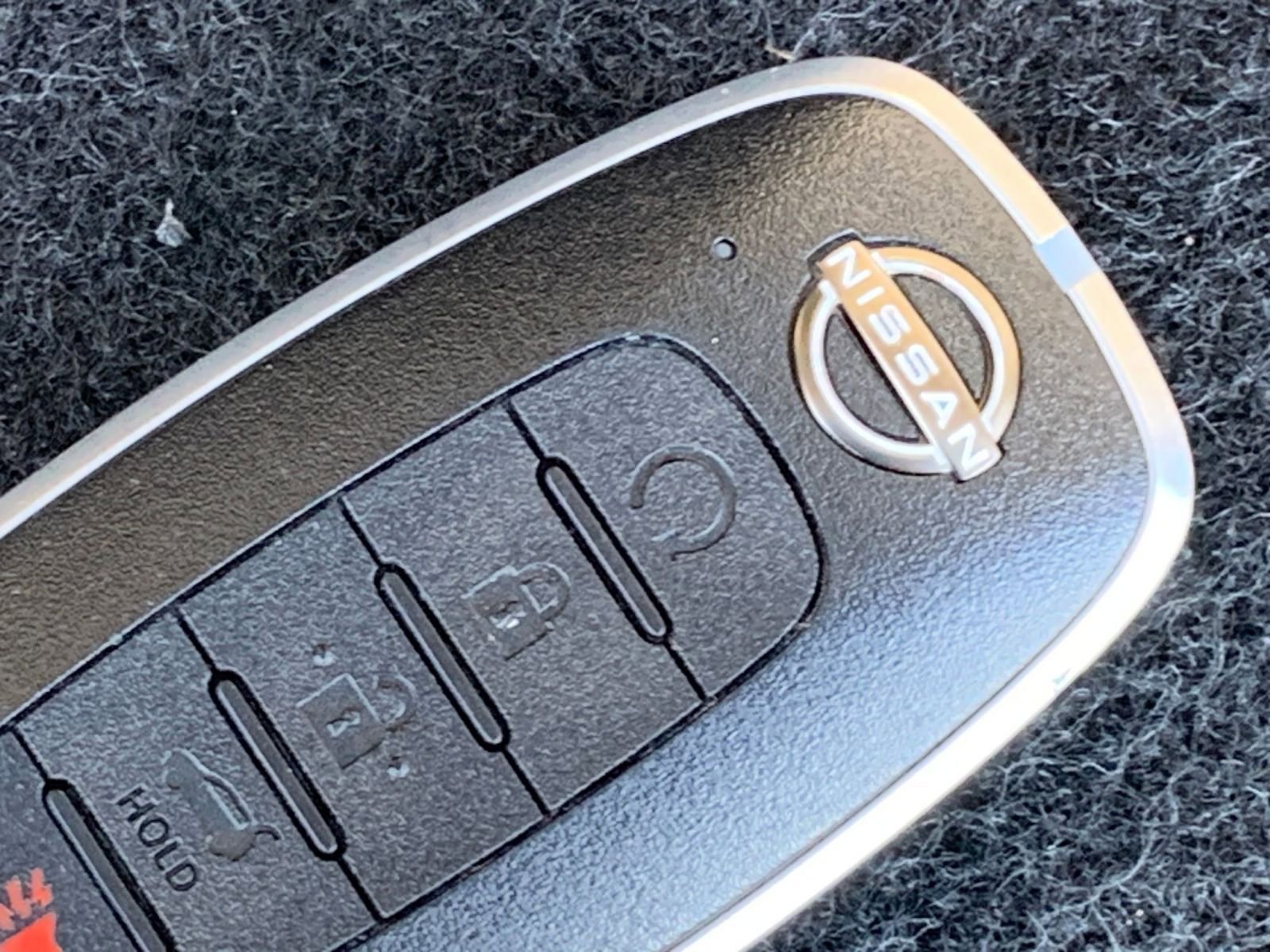 Used 2025 Nissan Pathfinder SV image 27