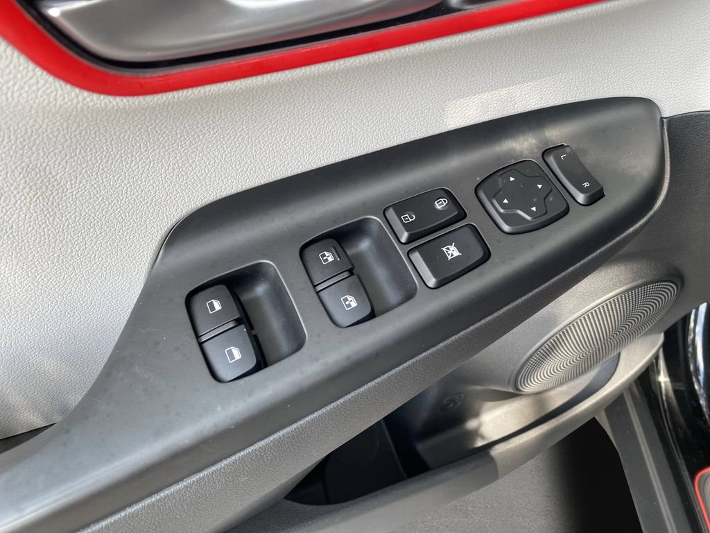 Certified 2022 Hyundai Kona SEL w/ Convenience Package FWD image 18