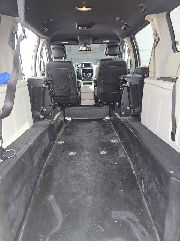 Used 2019 Dodge Grand Caravan SXT image 22