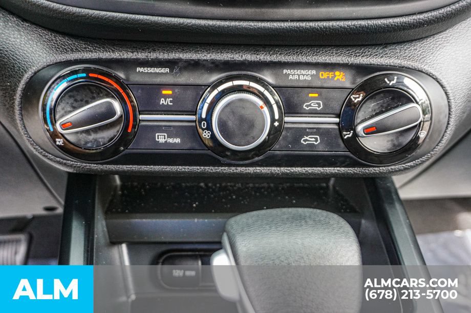 Used 2025 Kia Soul LX w/ LX Technology Package FWD image 40