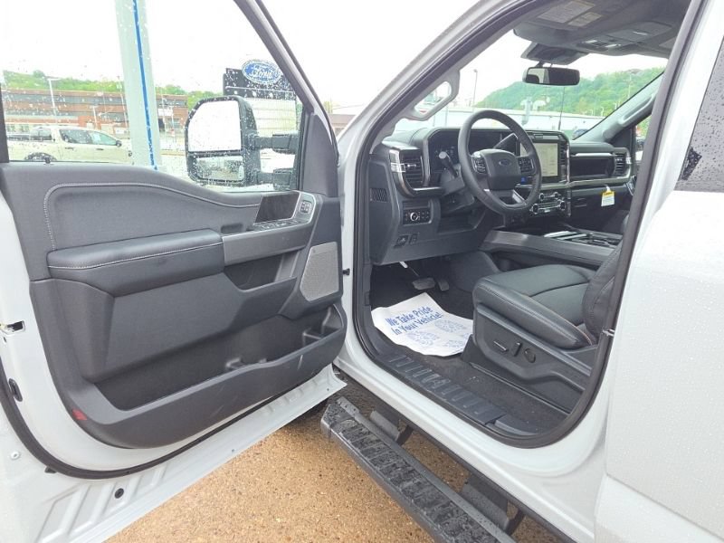 New 2026 Ford F250 Lariat w/ Black Appearance Package AWD/4WD image 29