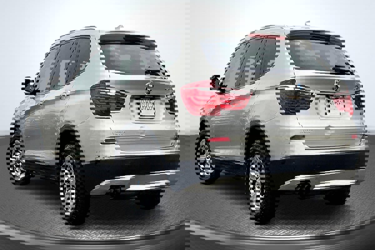 Used 2011 BMW X3 xDrive28i image 2