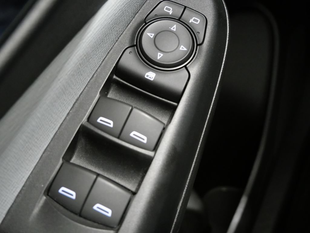 Used 2025 Buick Envista Preferred FWD image 13