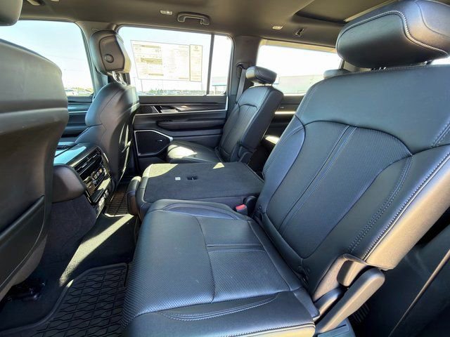 New 2024 Jeep Wagoneer 2WD w/ Premium Group I image 23