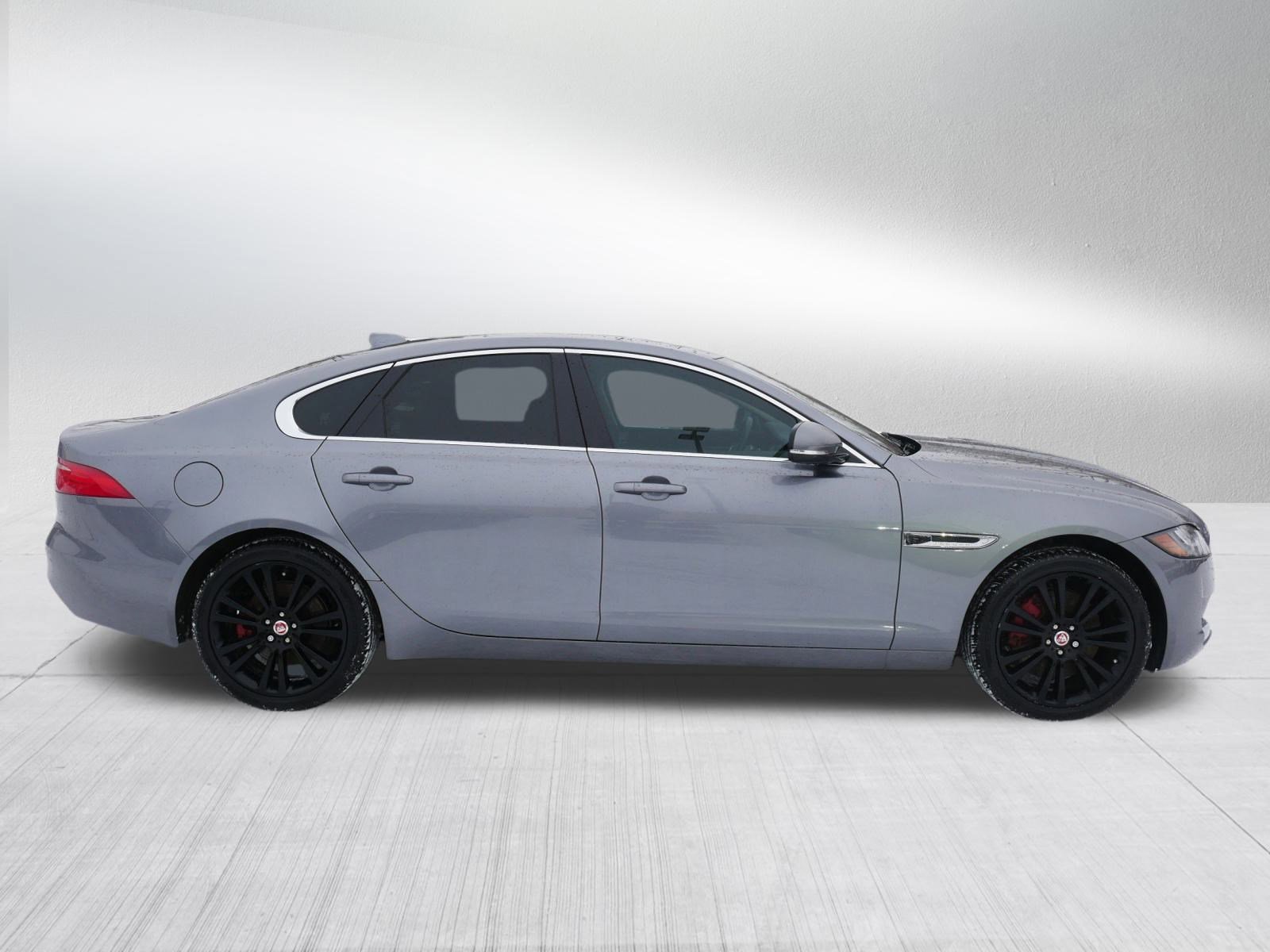 Used 2020 Jaguar XF Prestige image 8