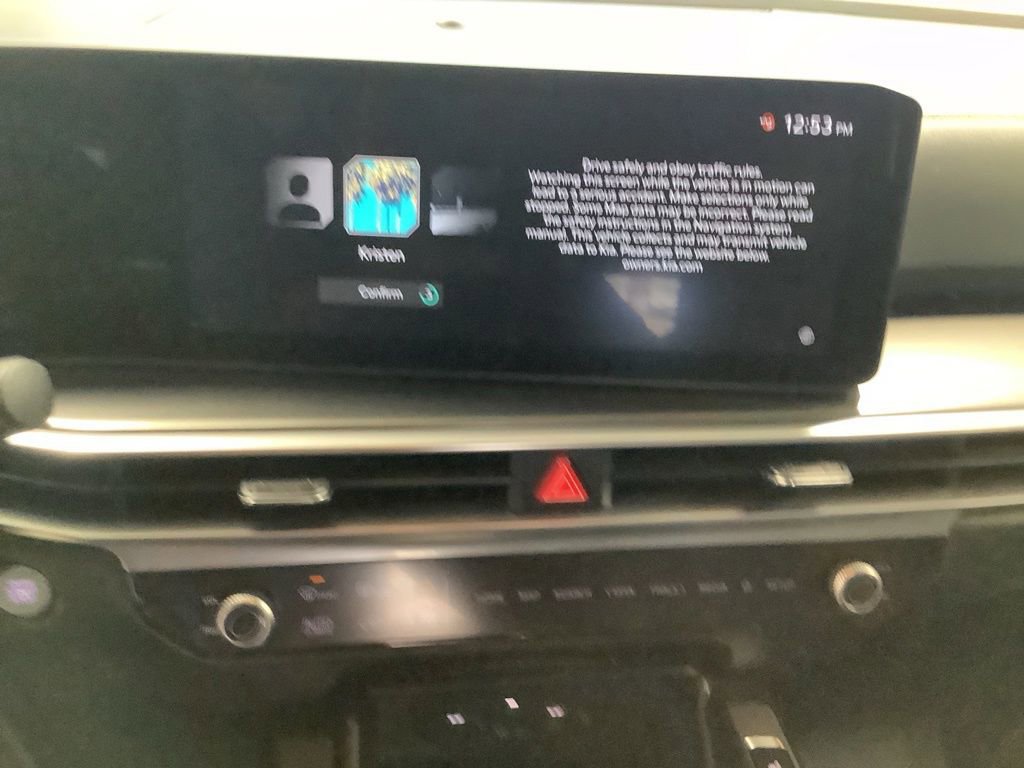 Certified 2025 Kia Sorento EX image 18