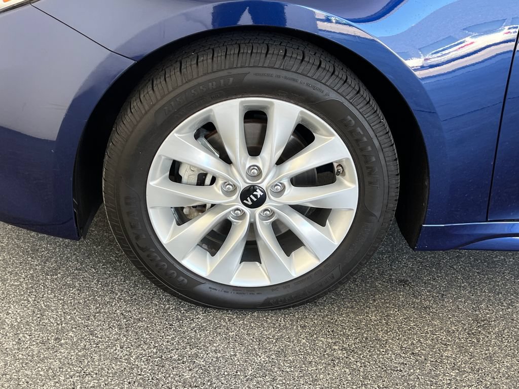 Used 2017 Kia Optima EX FWD image 27
