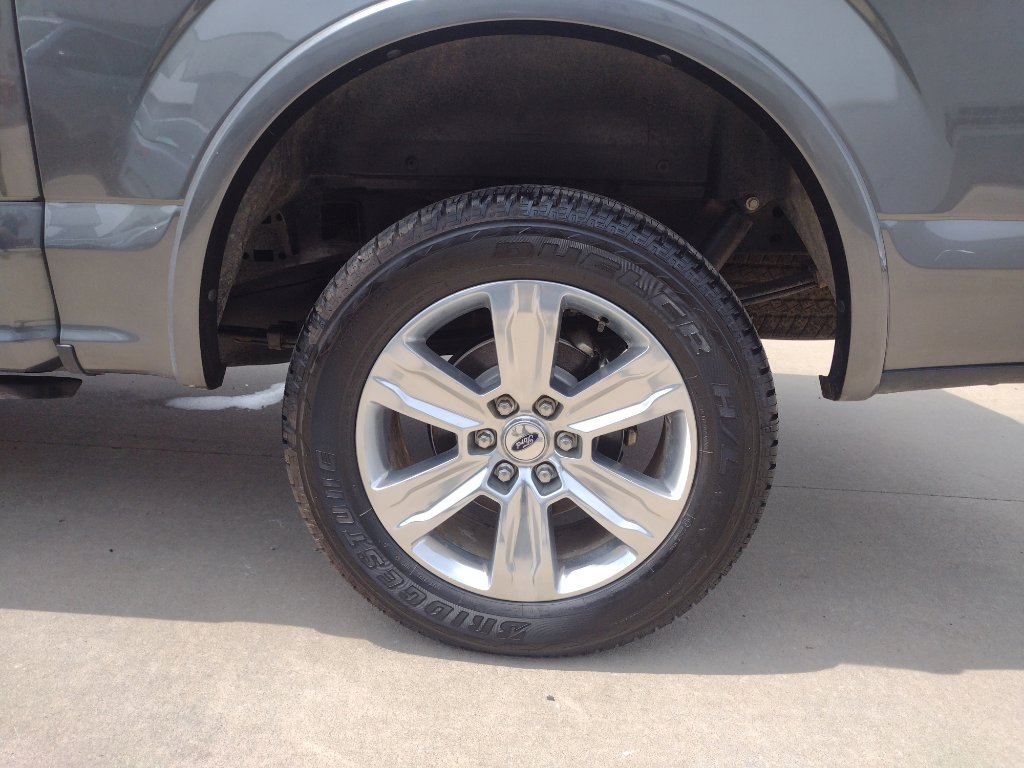 Used 2019 Ford F150 Platinum w/ Equipment Group 701A Luxury image 9