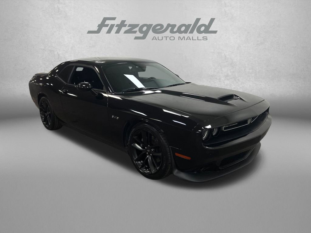 Used 2023 Dodge Challenger R/T RWD image 9