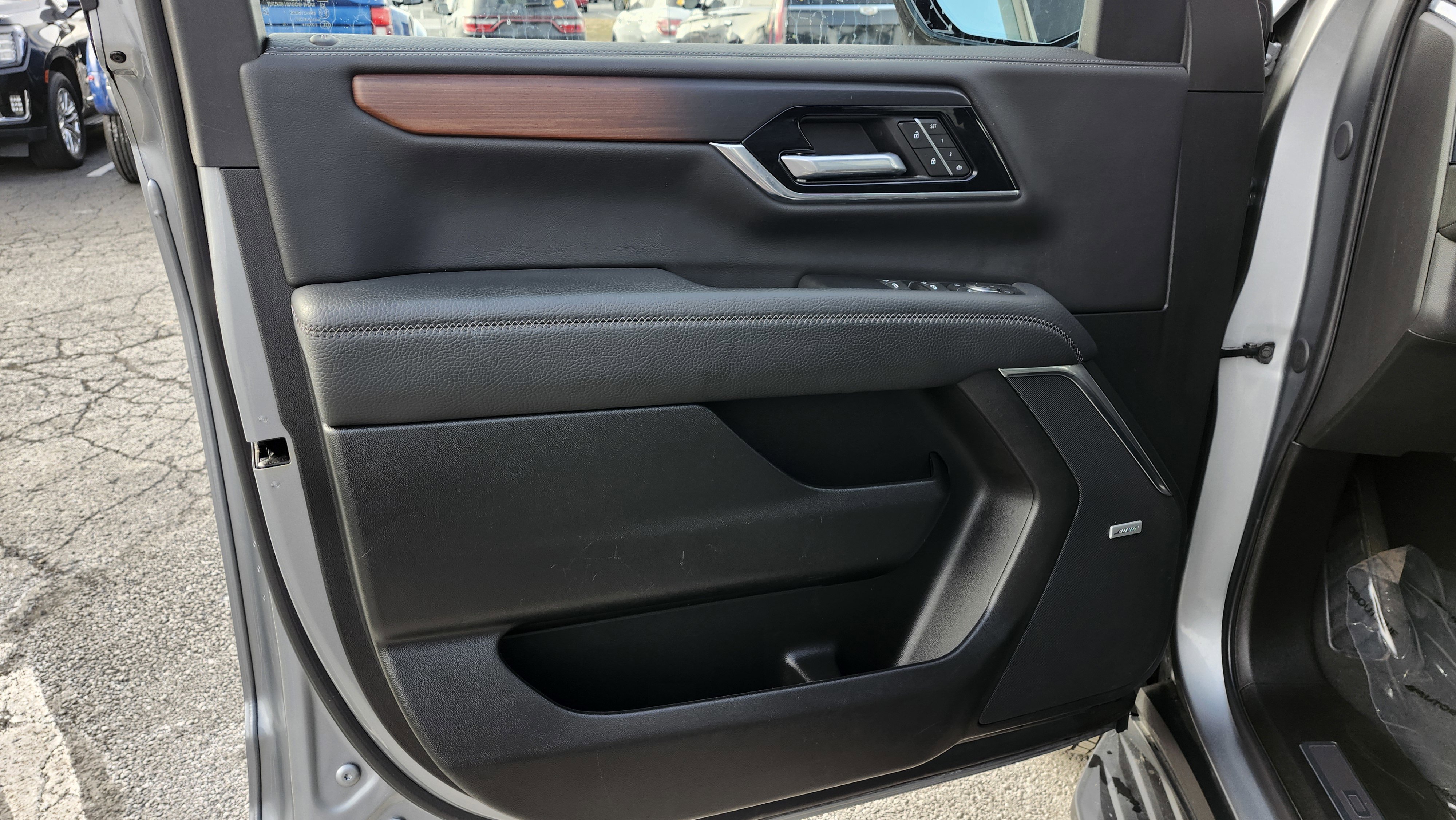 Used 2025 GMC Yukon Denali image 28