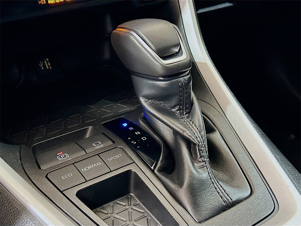 Used 2023 Toyota RAV4 XLE Premium image 14