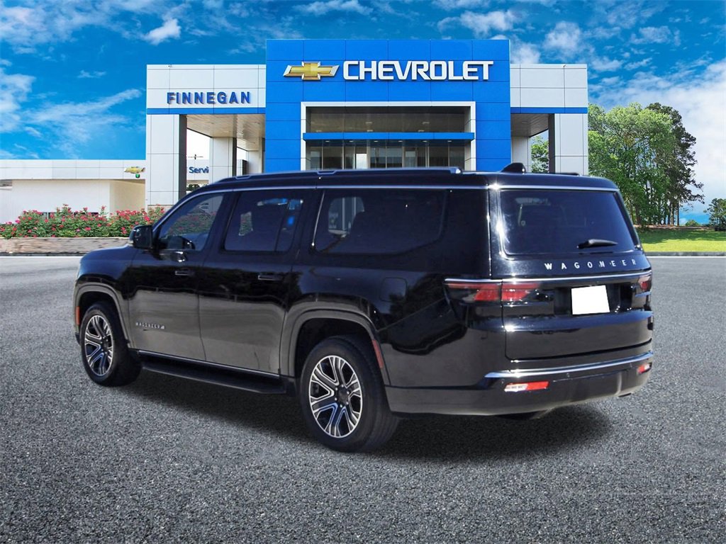 Used 2023 Jeep Wagoneer L 2WD w/ Premium Group I image 5