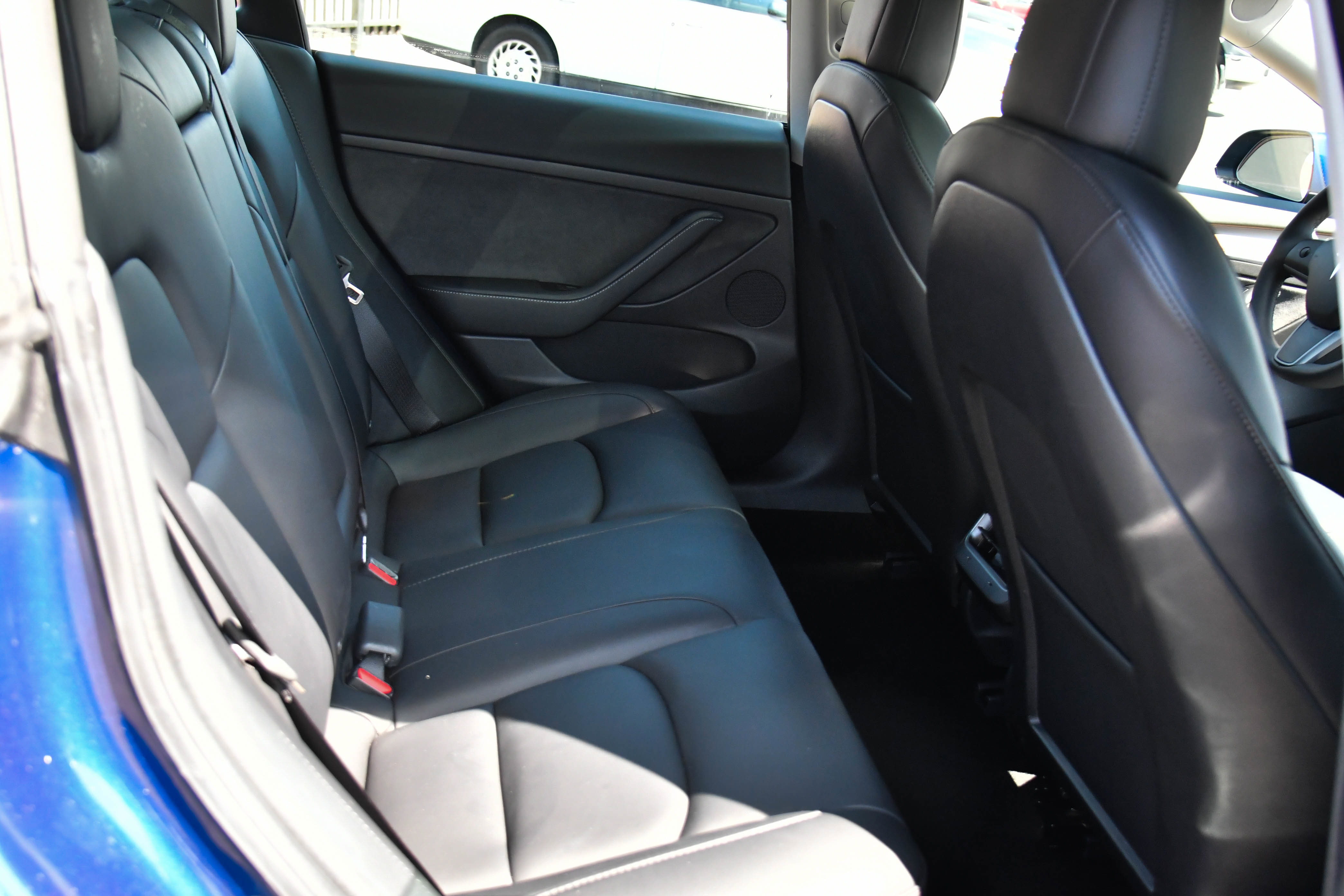 Used 2022 Tesla Model 3 Standard Range image 40