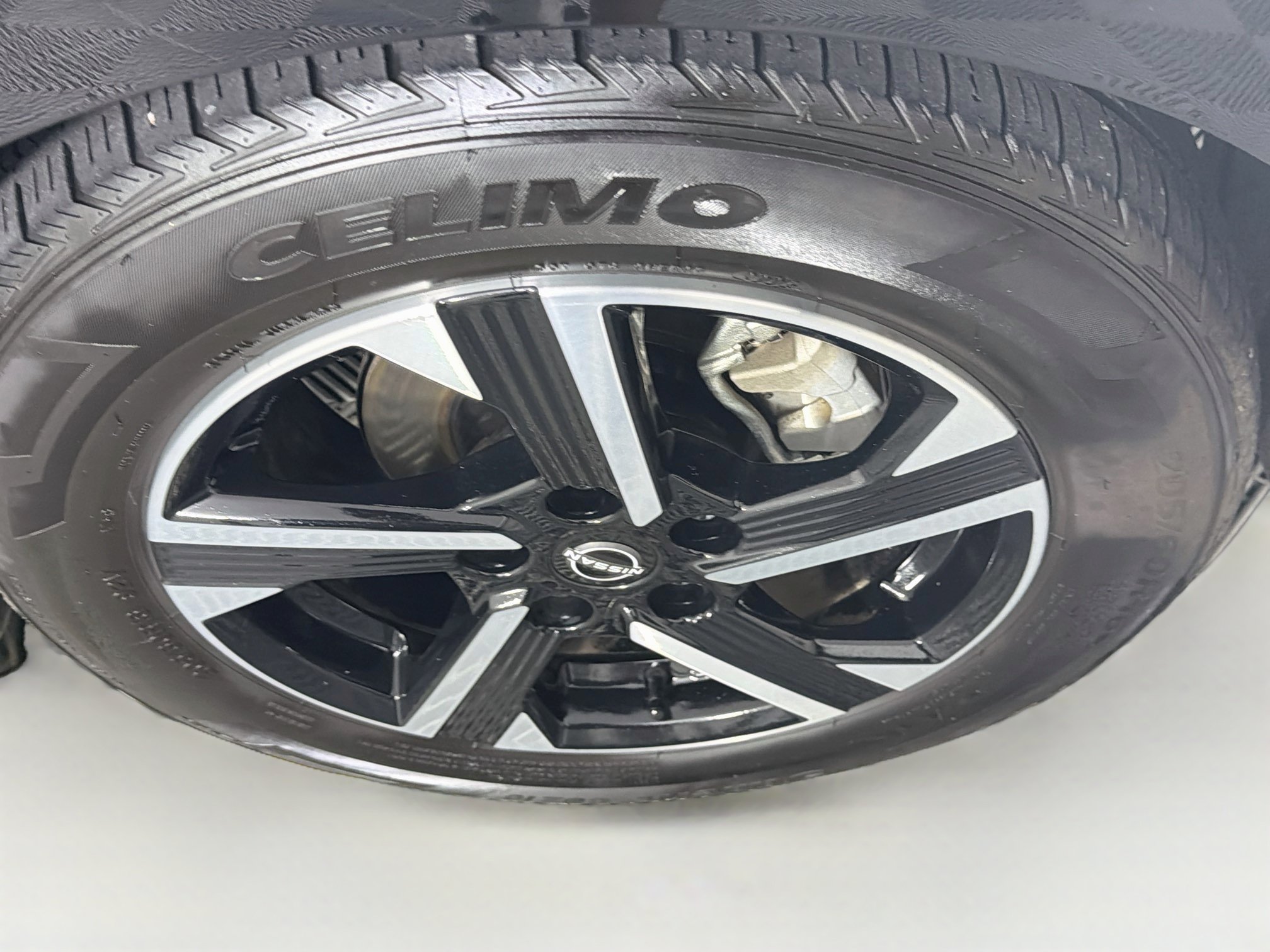 Used 2025 Nissan Sentra SV FWD image 11