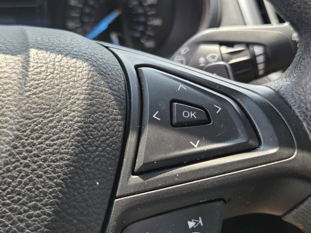 Used 2016 Ford Edge SE FWD image 26