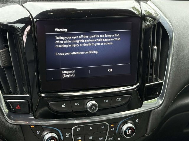 Used 2023 Chevrolet Traverse Premier w/ Redline Edition FWD image 13