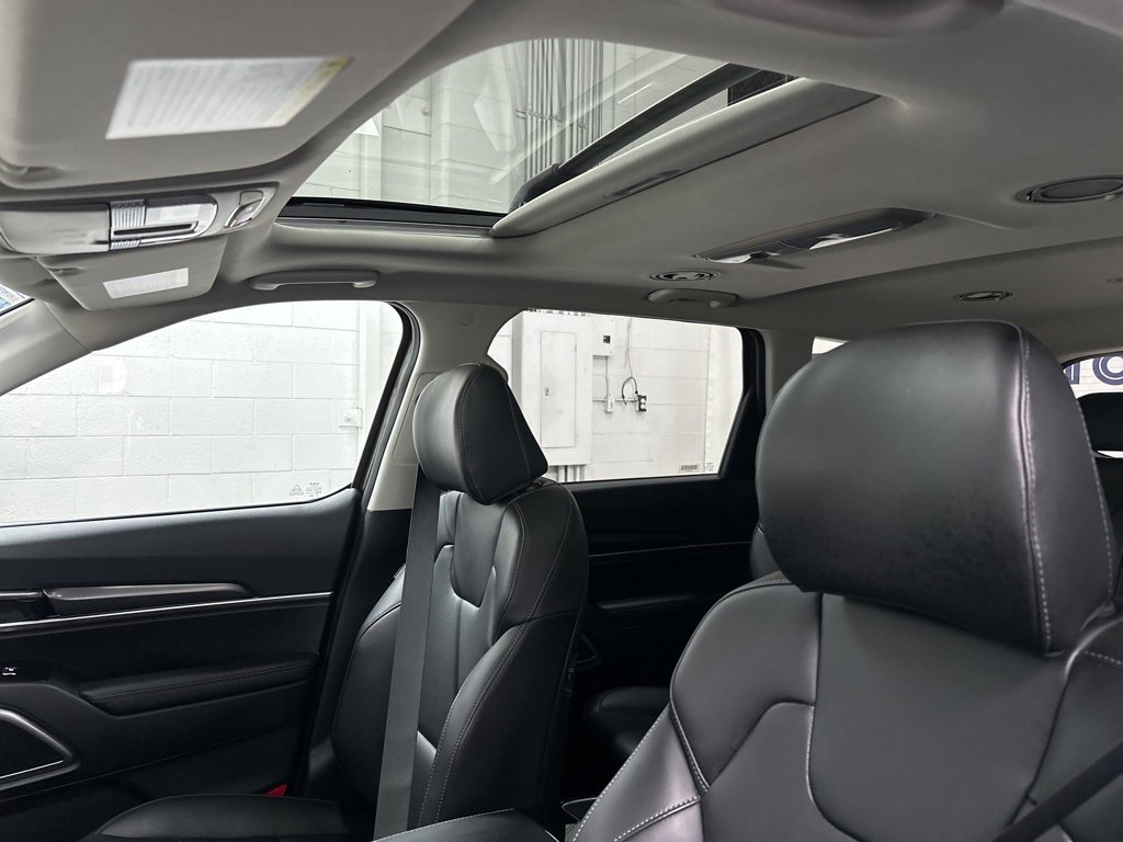 Used 2025 Kia Telluride S image 35