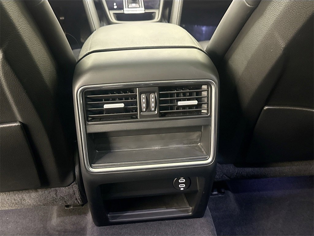 Used 2021 Porsche Cayenne Coupe image 24