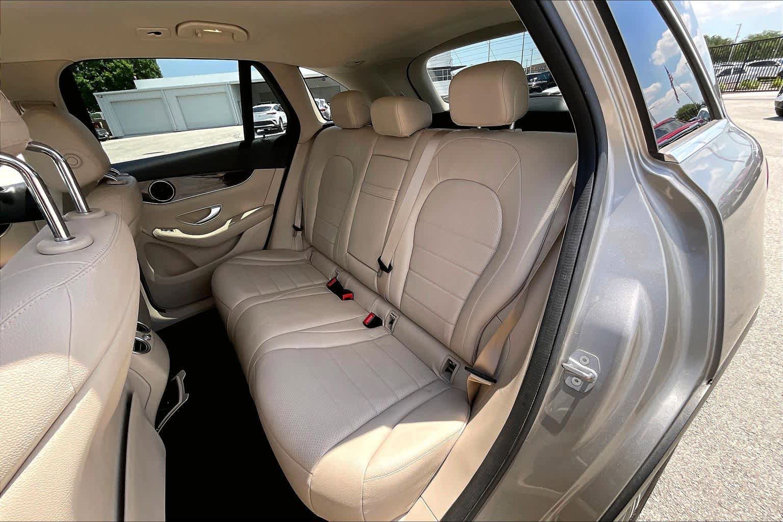 Used 2020 Mercedes-Benz GLC 300 image 19