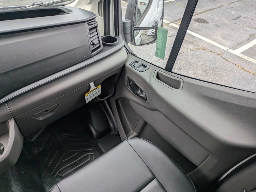 New 2026 Ford Transit 250 148 Medium Roof RWD image 17