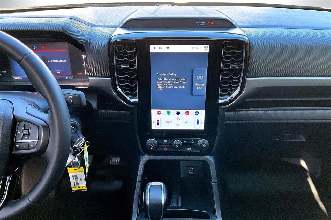 Used 2024 Ford Ranger XLT w/ Trailer Tow Package image 12