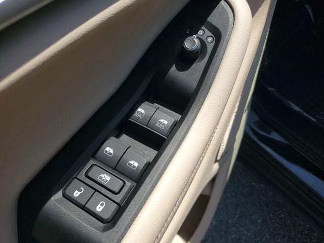 Certified 2021 Jeep Grand Cherokee L Limited w/ Luxury Tech Group II AWD/4WD image 26