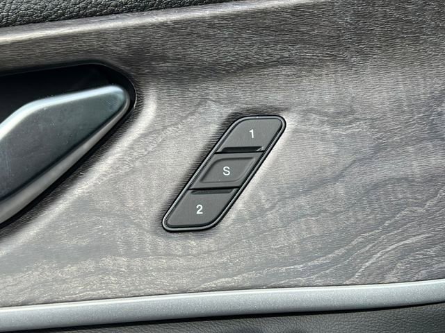 Used 2025 Jeep Grand Cherokee Limited w/ Black Appearance Package image 18