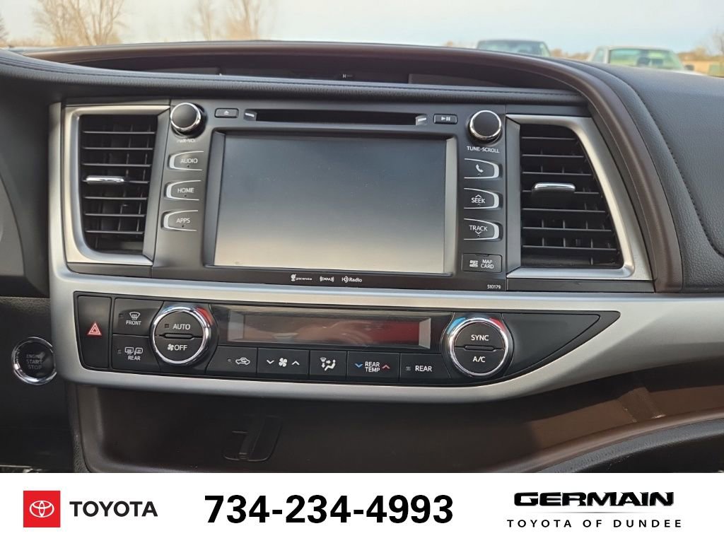 Used 2017 Toyota Highlander XLE w/ Protection Package #3 AWD/4WD image 27