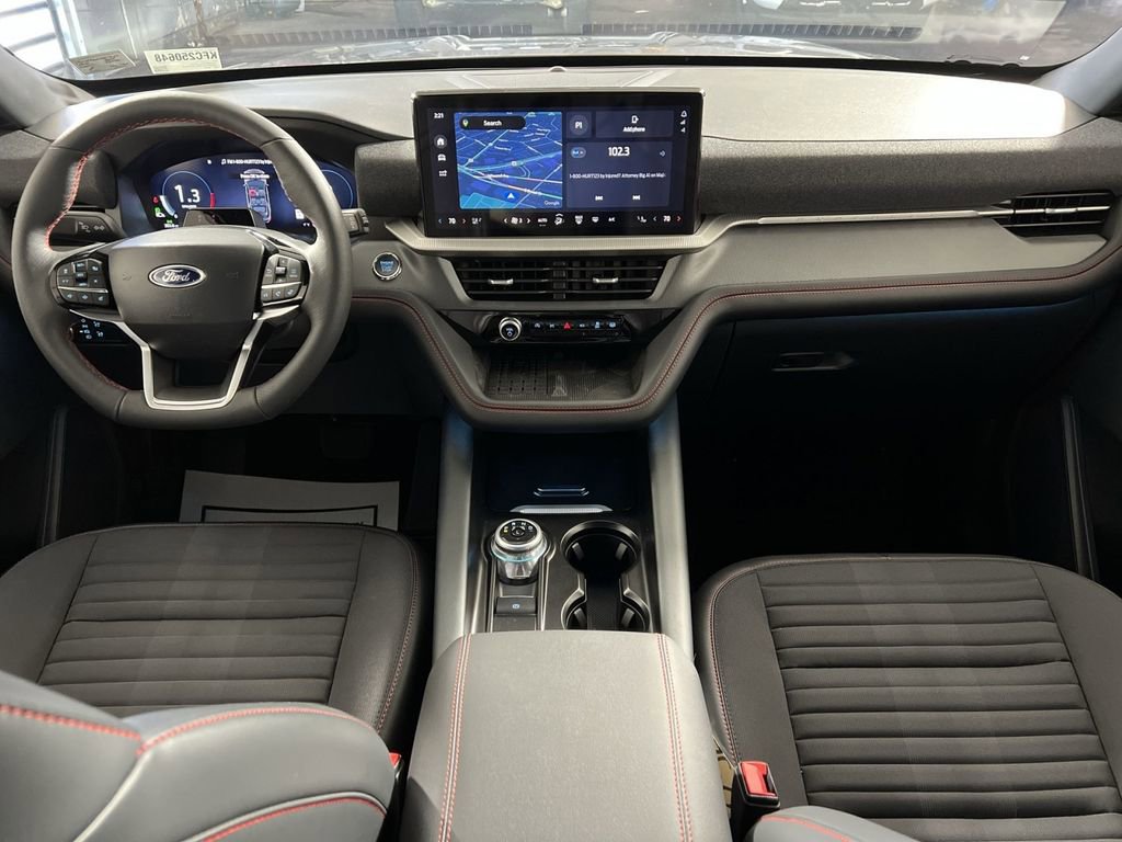 Used 2025 Ford Explorer ST-Line w/ Premium Package image 23